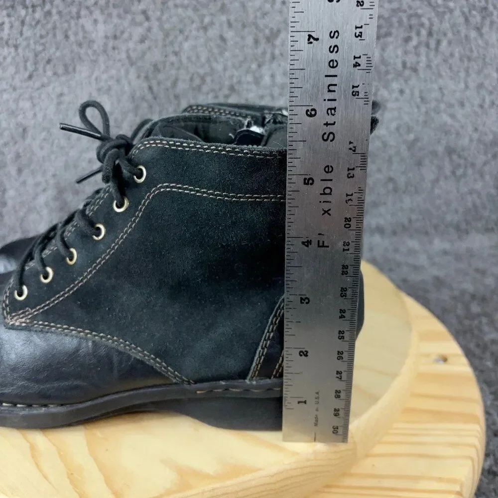 Clarks Whistle Watch Ankle Boots Womens Size 7.5 Black Cap Toe Lace Up Booties